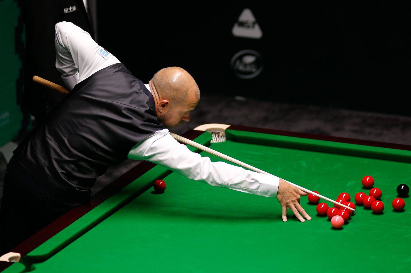 多名轮换甚 多名轮换甚