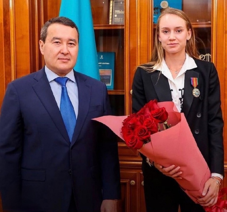 也成为球迷 也成为球迷